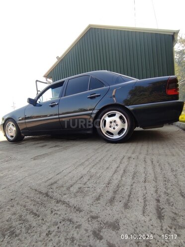 Mercedes C 240 1998, 254,818 km - 2.4 l - Qazax