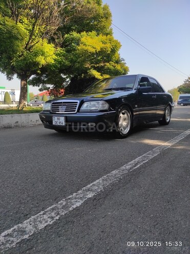 Mercedes C 240 1998, 254,818 km - 2.4 l - Qazax