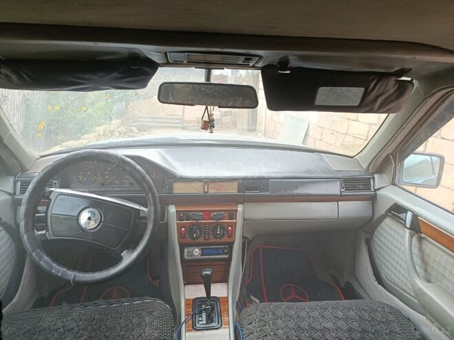 Mercedes  1991, 378,548 km - 2.0 л - Salyan