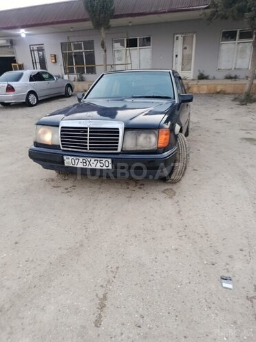 Mercedes  1991, 378,548 km - 2.0 л - Salyan