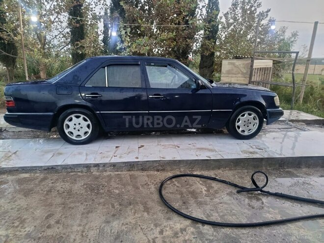 Mercedes  1991, 378,548 km - 2.0 л - Salyan