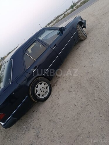 Mercedes  1991, 378,548 km - 2.0 л - Salyan