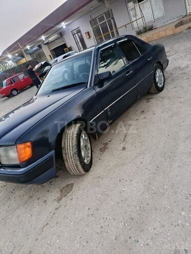 Mercedes  1991, 378,548 km - 2.0 л - Salyan