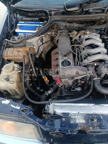 Mercedes  1991, 378,548 km - 2.0 л - Salyan