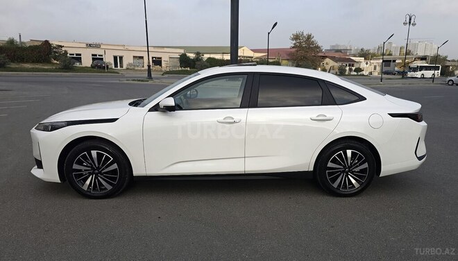 Changan Qiyuan A05 2024, 11,000 km - 1.5 л - Bakı