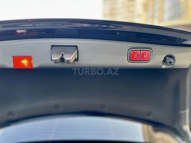 Mercedes E 300-18