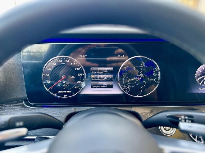 Mercedes E 300-17