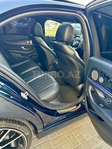 Mercedes E 300-11