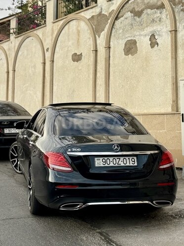 Mercedes E 300-5