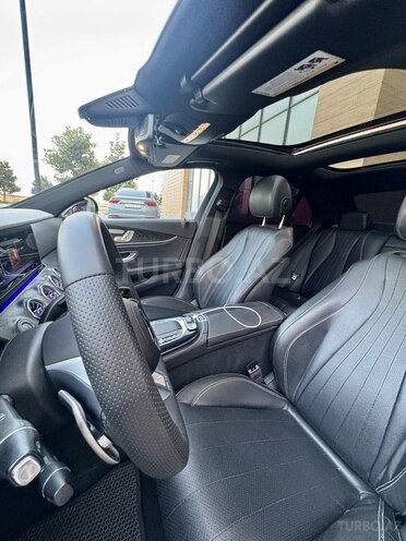 Mercedes E 300-16