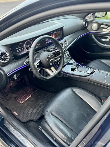 Mercedes E 300-9