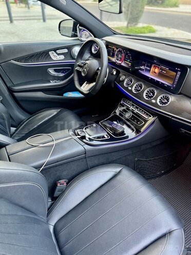 Mercedes E 300-12