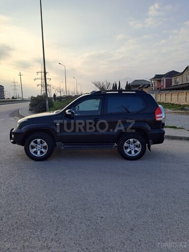 Toyota Land Cruiser Prado 2009, 235,000 km - 2.7 л - Bakı