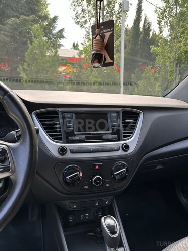 Hyundai Accent 2018, 60,000 km - 1.6 l - Bakı