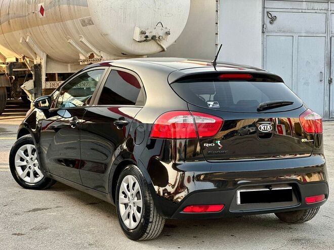 Kia Rio 2011, 234,560 km - 1.1 л - Bakı