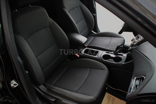 Chevrolet Cruze-13