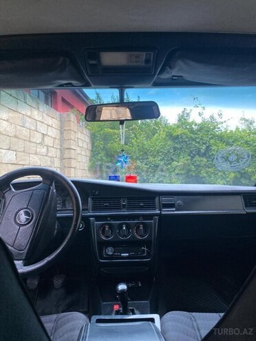 Mercedes 190 1992, 400,000 km - 2.5 л - Şirvan