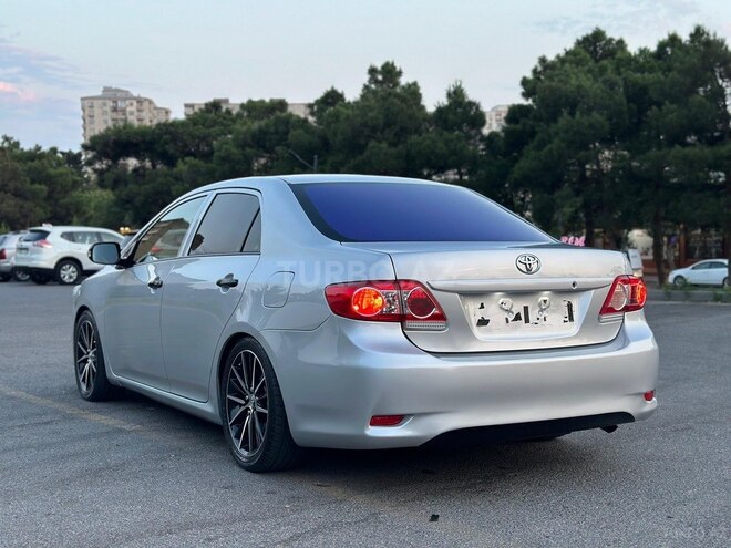 Toyota Corolla 2011, 228,000 km - 1.4 l - Bakı