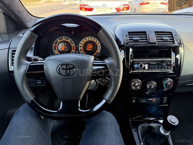 Toyota Corolla 2011, 228,000 km - 1.4 l - Bakı