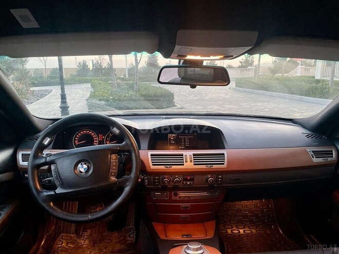 BMW 740-7