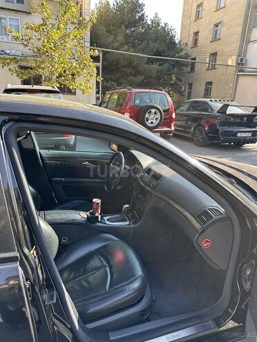 Mercedes E 320 2004, 290,000 km - 3.2 l - Bakı