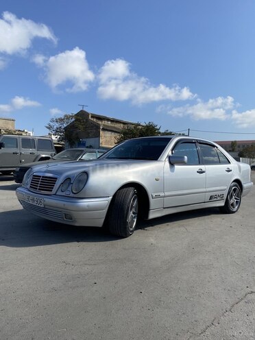 Mercedes E 240 1999, 384,000 km - 2.4 l - Bakı