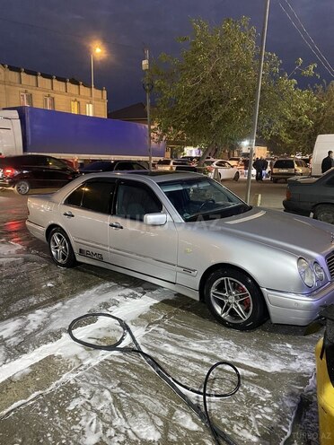 Mercedes E 240 1999, 384,000 km - 2.4 l - Bakı