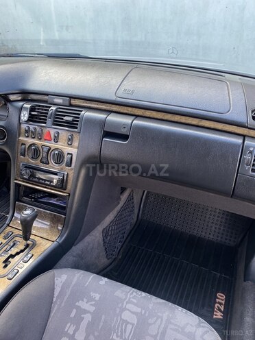 Mercedes E 240 1999, 384,000 km - 2.4 l - Bakı