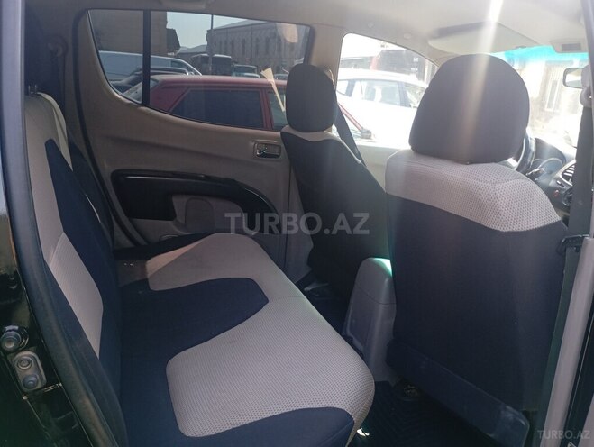 Mitsubishi L200 2010, 222,500 km - 2.5 l - Bakı