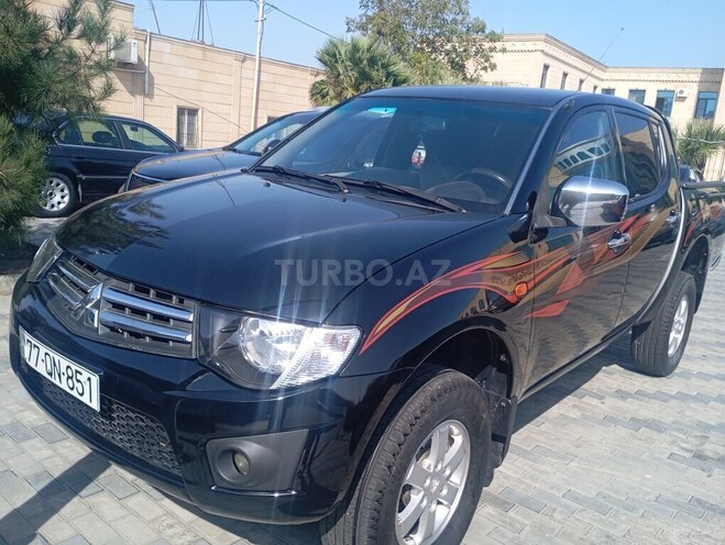 Mitsubishi L200 2010, 222,500 km - 2.5 l - Bakı
