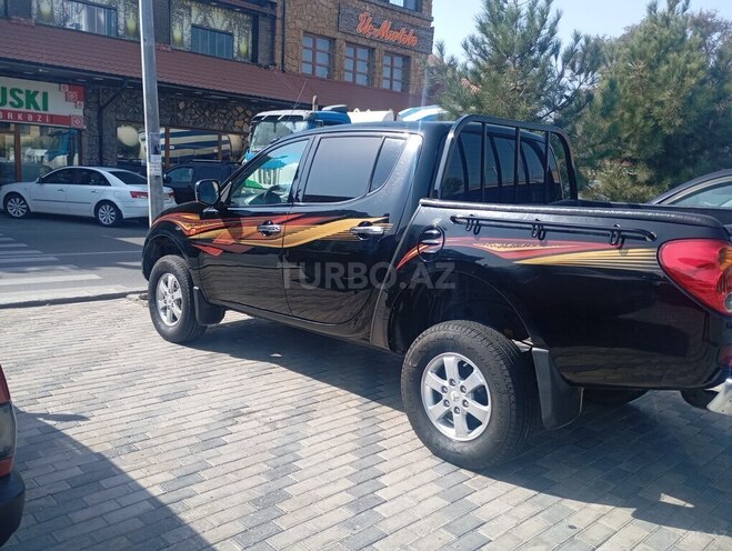 Mitsubishi L200 2010, 222,500 km - 2.5 l - Bakı