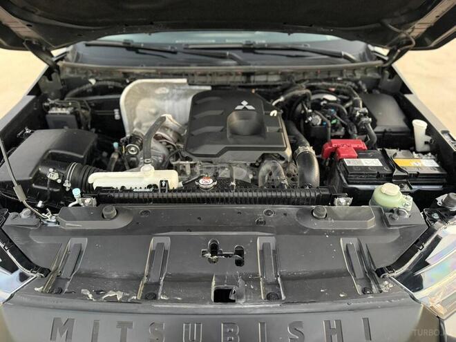 Mitsubishi L200 2024, 25,000 km - 2.4 l - Bakı