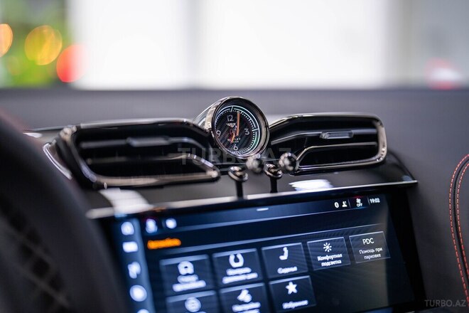 Bentley Bentayga-17
