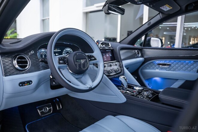 Bentley Bentayga-12