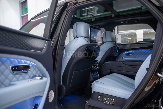 Bentley Bentayga-13