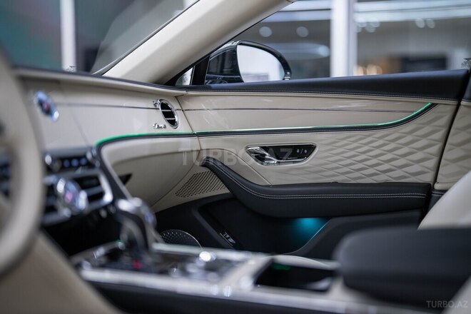 Bentley Flying Spur-17