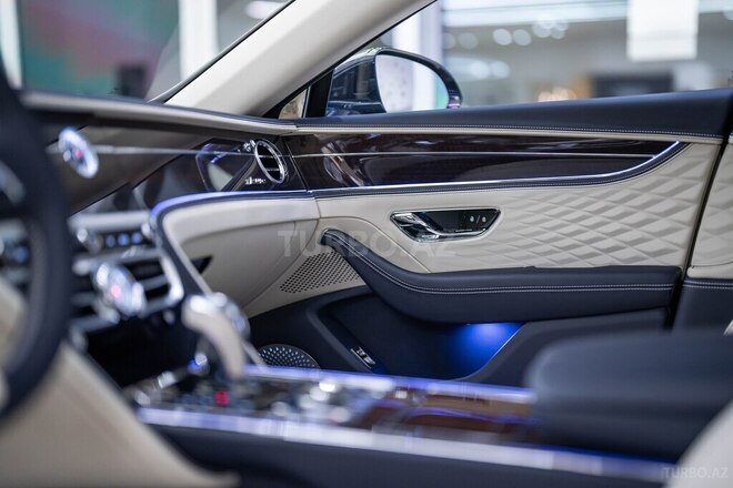 Bentley Flying Spur-16
