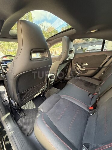 Mercedes CLA 250 e-16