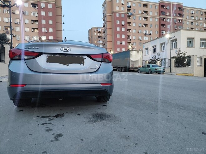 Hyundai Elantra 2015, 228,527 km - 1.8 л - Bakı