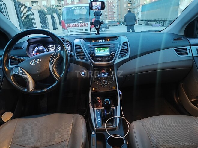 Hyundai Elantra 2015, 228,527 km - 1.8 л - Bakı