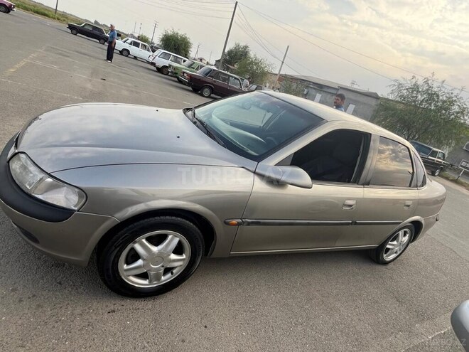 Opel Vectra 1996, 284,560 km - 1.6 l - Bakı
