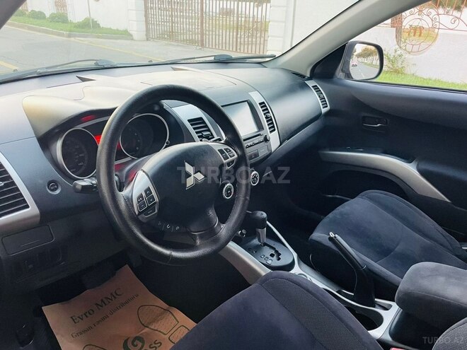 Mitsubishi Outlander 2008, 220,000 km - 3.0 l - Bakı