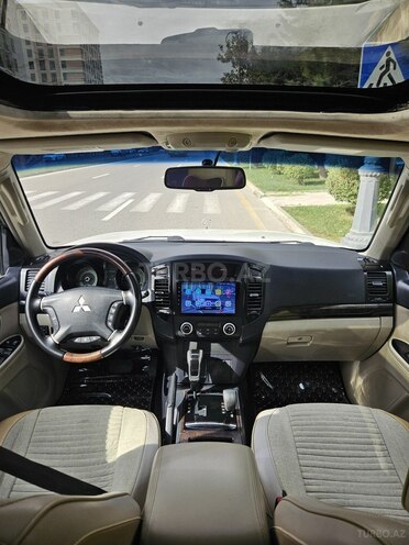 Mitsubishi Pajero 2010, 227,000 km - 3.5 л - Bakı