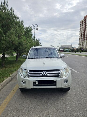 Mitsubishi Pajero 2010, 227,000 km - 3.5 л - Bakı