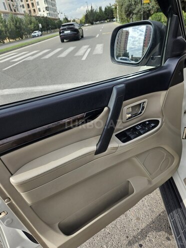 Mitsubishi Pajero 2010, 227,000 km - 3.5 л - Bakı