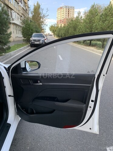 Hyundai Avante 2016, 138,500 km - 1.6 л - Bakı