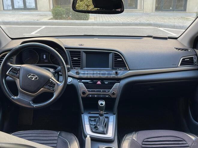 Hyundai Elantra 2017, 180,811 km - 2.0 л - Bakı
