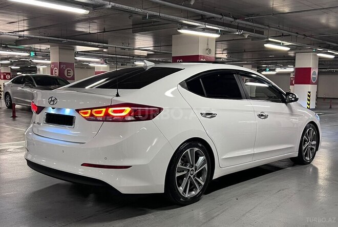 Hyundai Avante 2016, 223,200 km - 1.6 l - Bakı