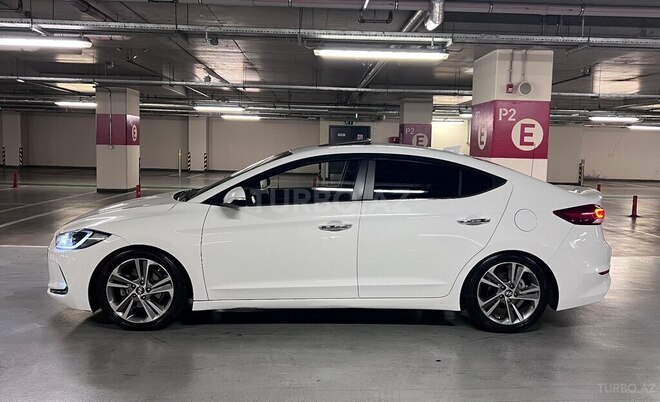 Hyundai Avante 2016, 223,200 km - 1.6 l - Bakı