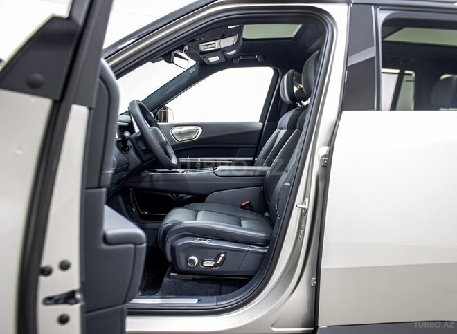 Lynk & Co 900-21